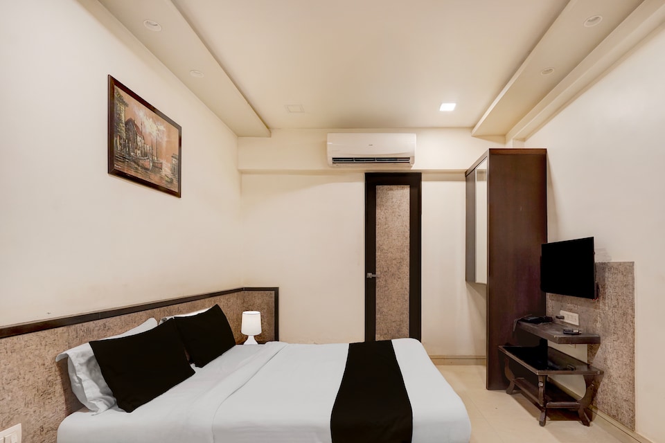 Super Hotel O Vatva Railway Station Formerly Anmol Palace, GIDC Vatva Ahmedabad, Ahmedabad