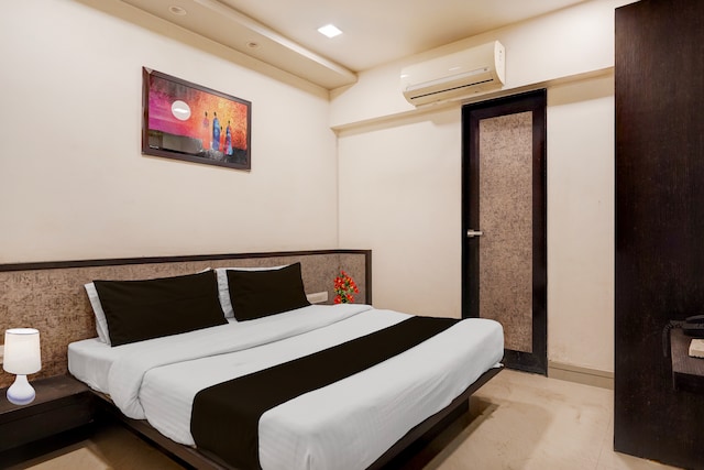 Super Hotel O Vatva Railway Station Formerly Anmol Palace