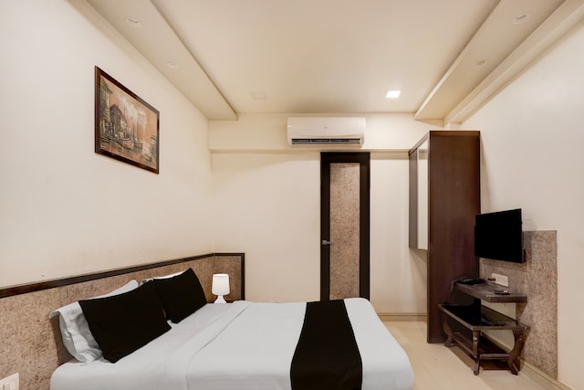 Super Hotel O Vatva Railway Station Formerly Anmol Palace