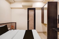 Hotel O Vatva Railway Station Formerly Anmol Palace