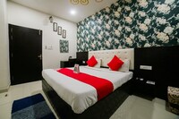 OYO Hotel The Rajfort