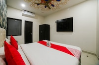 OYO Hotel The Rajfort