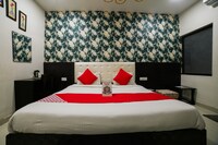 OYO Hotel The Rajfort