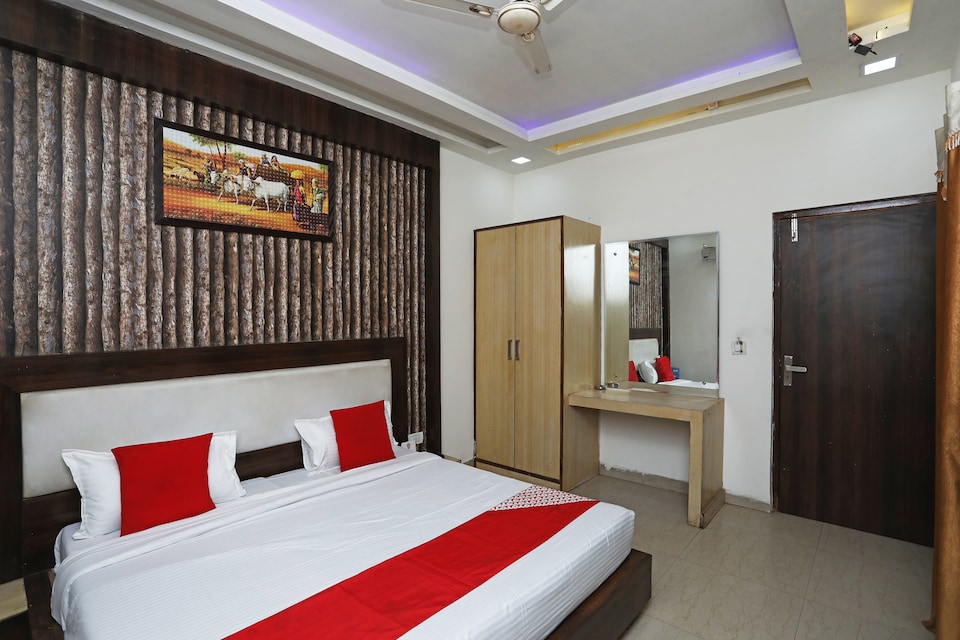 OYO 23297 Hotel Vanaya Palace, Corporate Complex, Agra