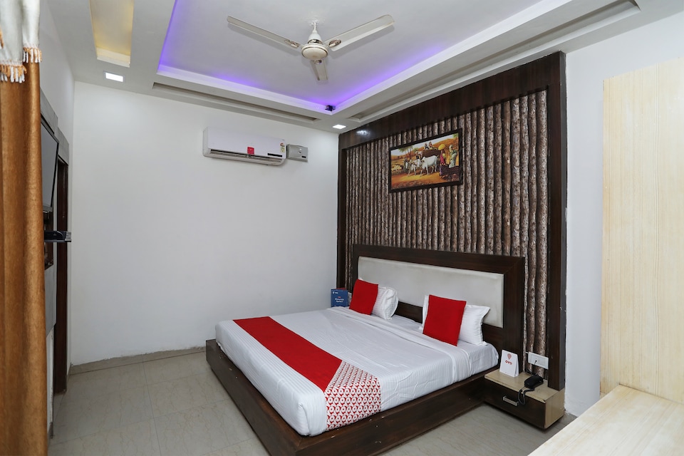 OYO 23297 Hotel Vanaya Palace, Corporate Complex, Agra