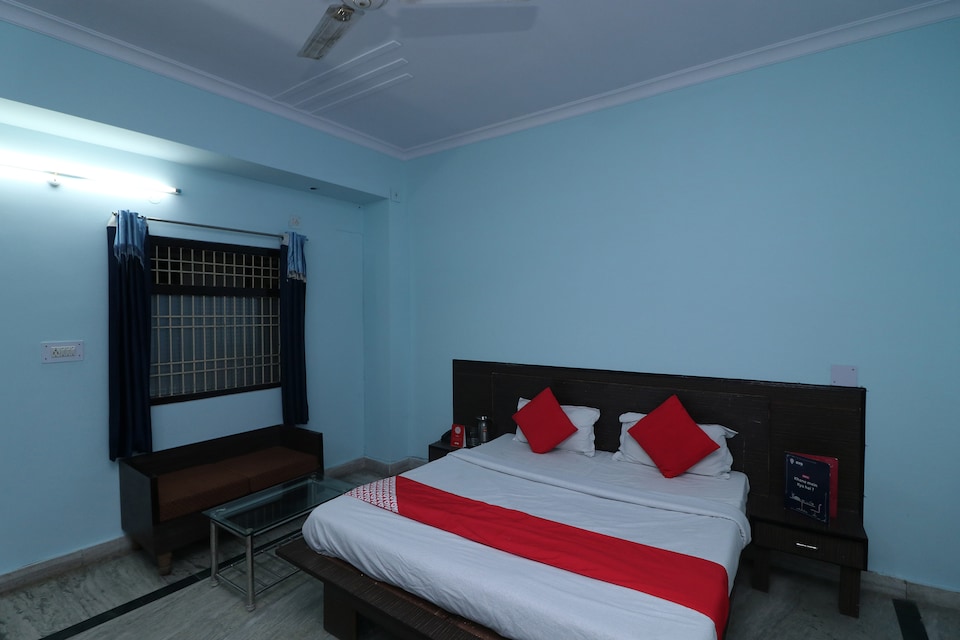 OYO Hotel Blue Heaven, Corporate Complex, Agra