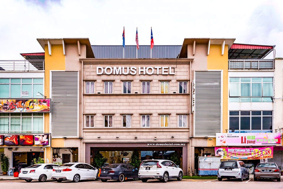 OYO 519 Domus Hotel, Bukit Indah, Johor Bahru