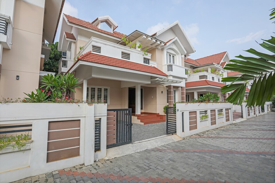 OYO 23330 Luxury Stay, Vytilla Kochi, Kochi