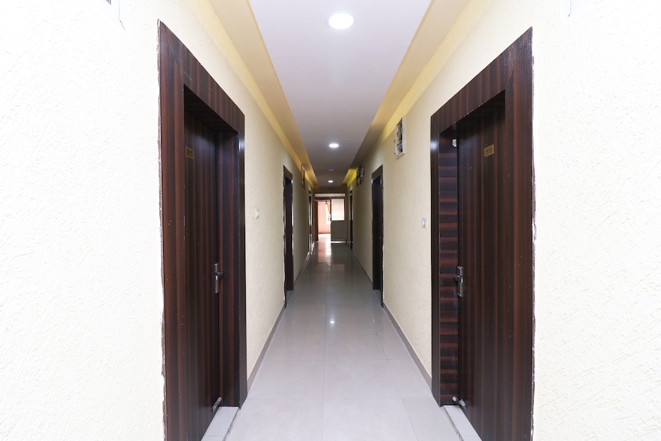 Collection O Neena Palace, Airport Road - Bhopal, Bhopal