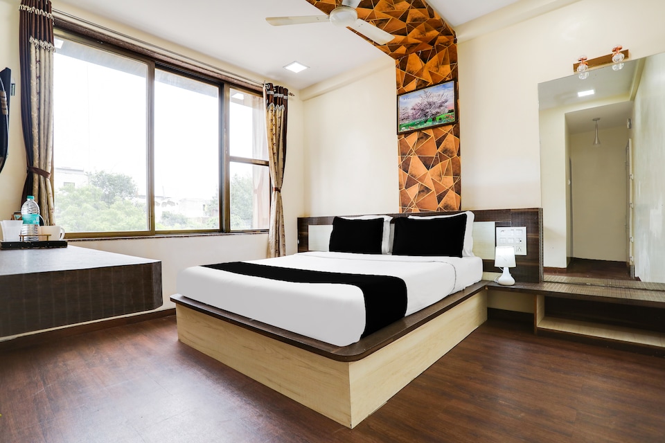 Hotel O Palkhi Road Near Sai Baba Temple Formerly Netra Sai, Shirdi, Shirdi