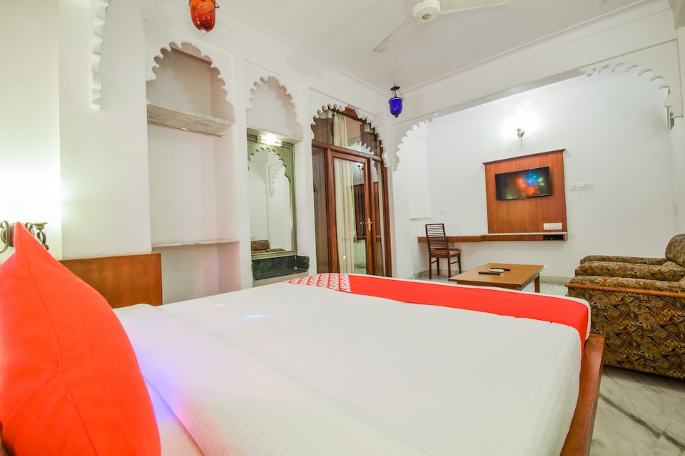 OYO 23380 Raj Palace, Gulab Bagh, Udaipur