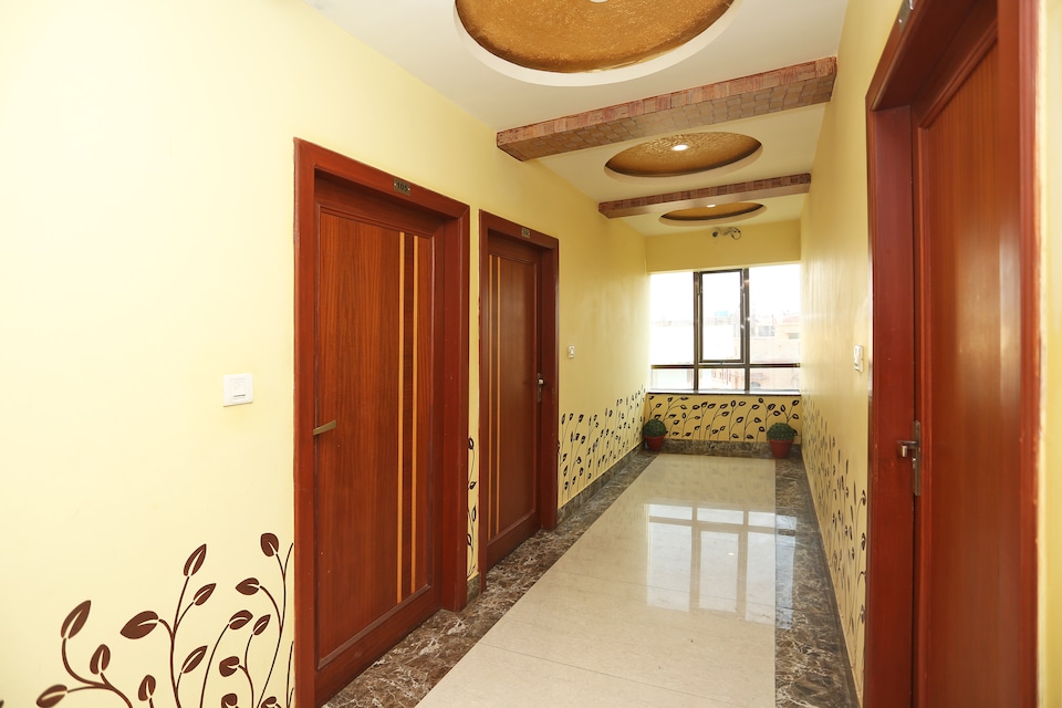 OYO 23395 Hotel Taj & Restaurant, Bikaner, Bikaner