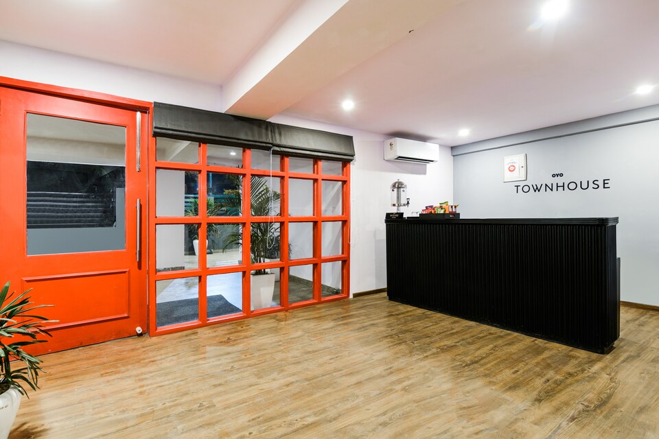 OYO Townhouse 086 Pankha Road, Paschim Vihar Delhi, Delhi