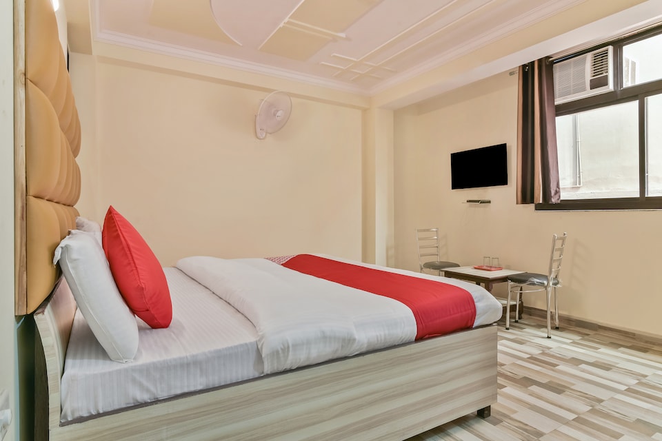 OYO Hotel Clink, Airport Delhi, Delhi Transit