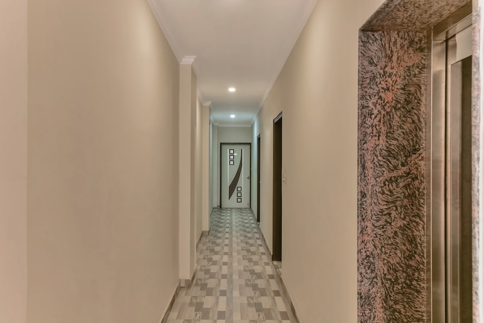 HOTEL O CLINK, Airport Delhi, Delhi Transit