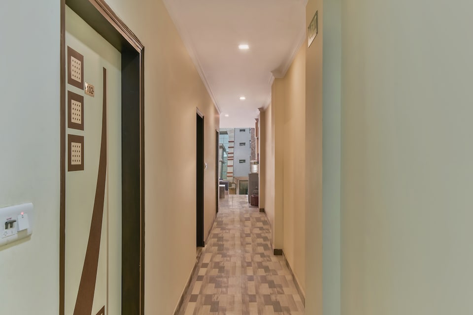 HOTEL O CLINK, Airport Delhi, Delhi Transit