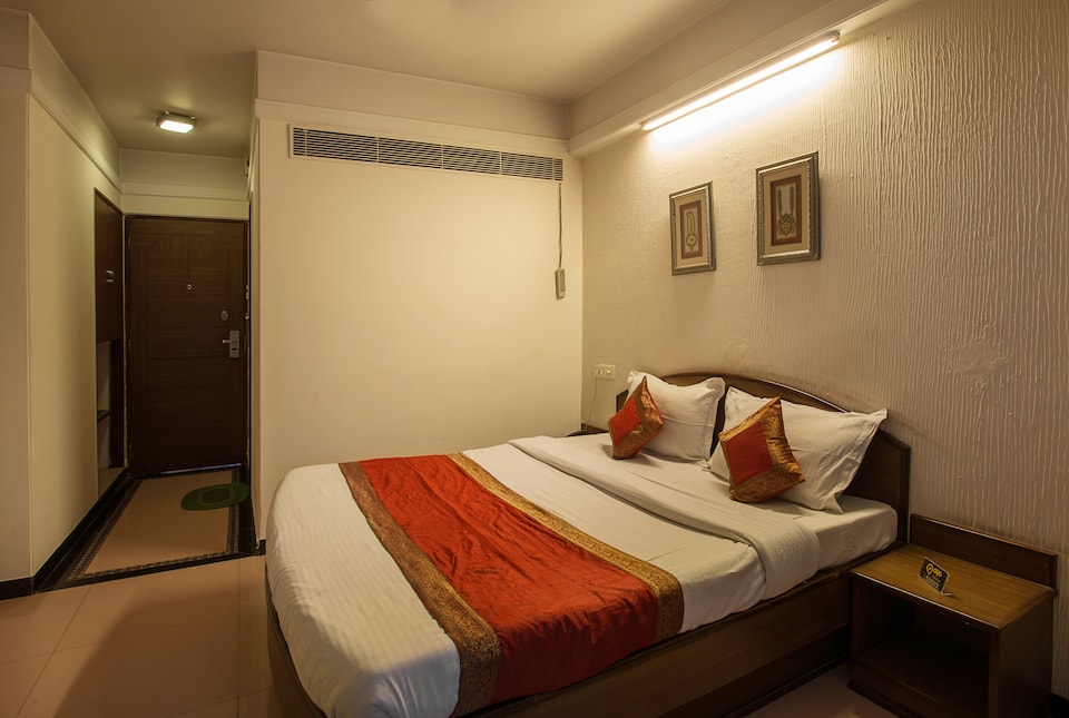 OYO Rooms 021 Lal Kothi Shopping Center, C Scheme Jaipur, Jaipur