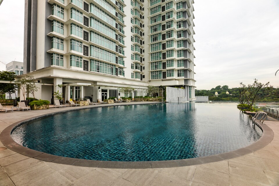 OYO Home 524 Elegant 2BR Dua Sentral, Brickfields, Kuala Lumpur