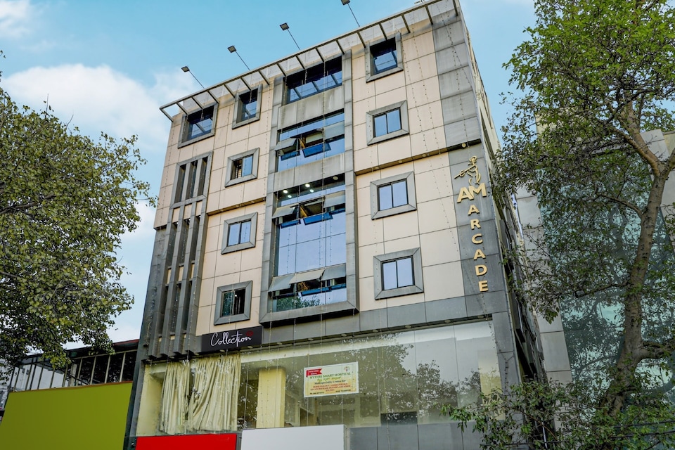 Capital O Champion Lotus Near Mantri Square Mall, Rajajinagar Bangalore-II, बैंगलोर