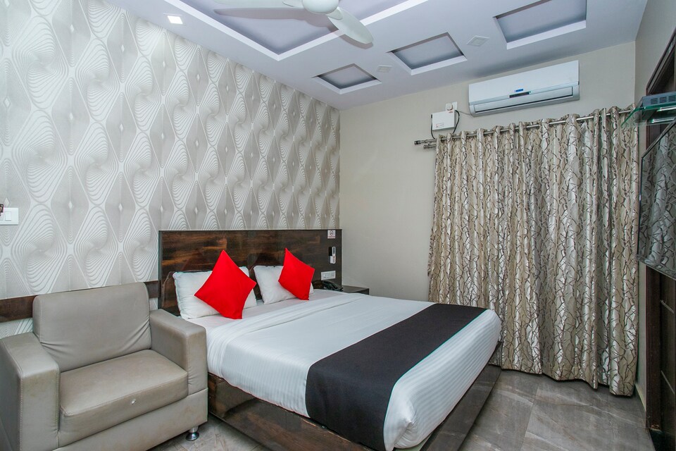 Capital O 23462 Greenwood Premier Suites, Indiranagar Bangalore, Bangalore