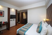OYO Tsi Hotels Near Leisure Valley Park