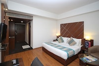 OYO Tsi Hotels Near Leisure Valley Park