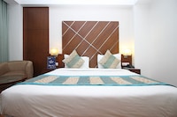 OYO Tsi Hotels Near Leisure Valley Park
