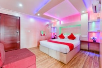 OYO Sht Symphony Premium Sharing Houseboat