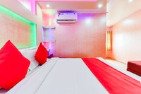 OYO Sht Symphony Premium Sharing Houseboat