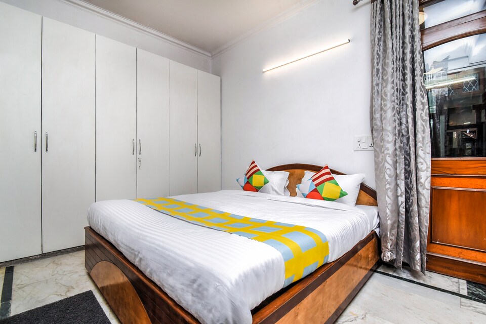 OYO Home 23494 Exotic 2BHK, Lajpat Nagar Delhi, Delhi