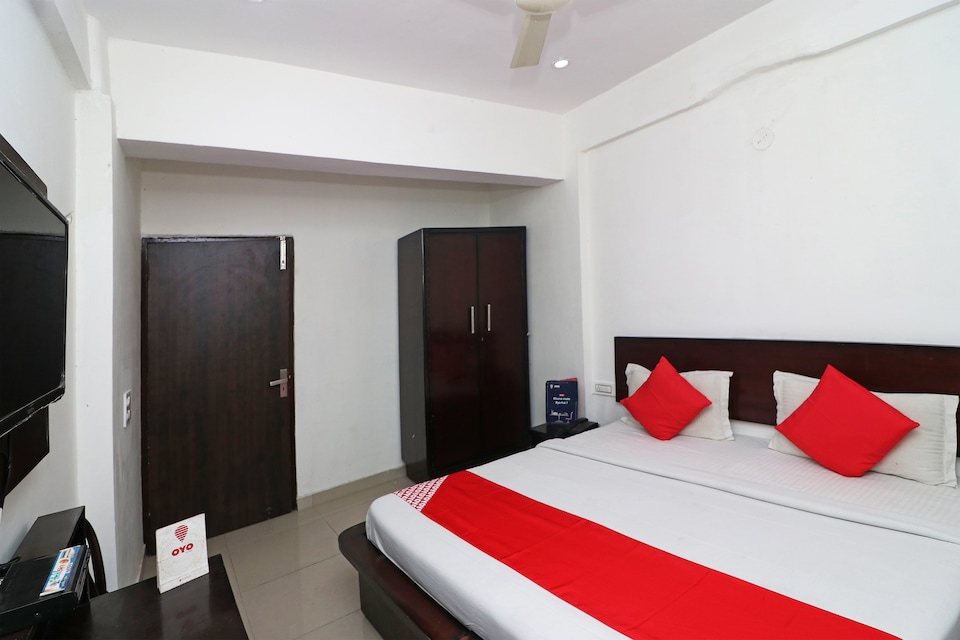OYO 23504 Hotel Panther, Rohtak, Rohtak
