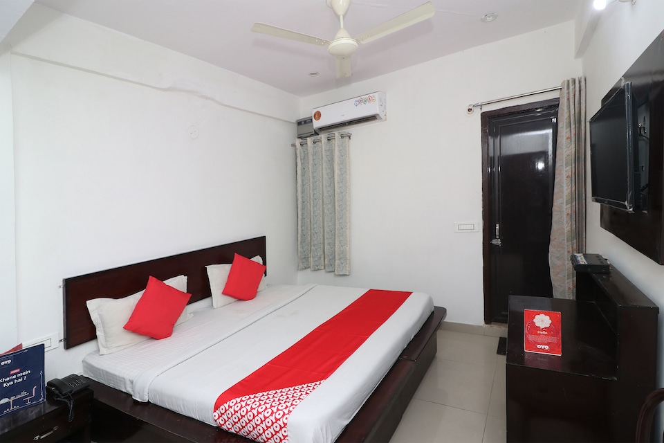 OYO 23504 Hotel Panther, Rohtak, Rohtak