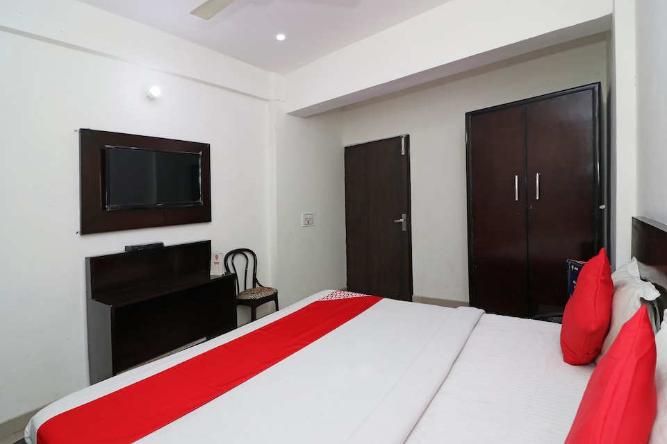 OYO 23504 Hotel Panther, Rohtak, Rohtak