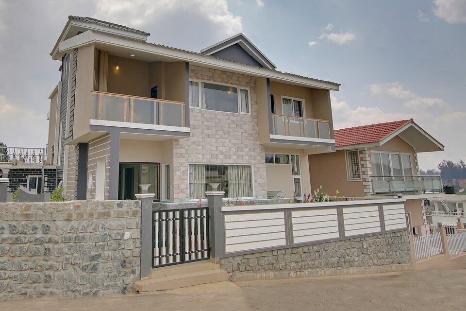 OYO Home 23506 Luxury 2BHK, Ooty Town, Ooty