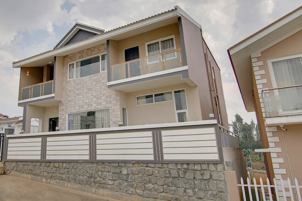 OYO Home 23506 Luxury 2BHK, Ooty Town, Ooty