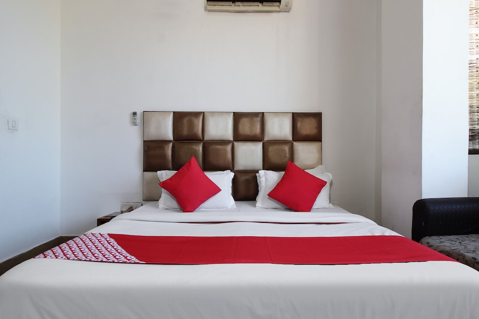 OYO 23515 Shagun Hotel, Ramnagar City, Corbett-Ramnagar