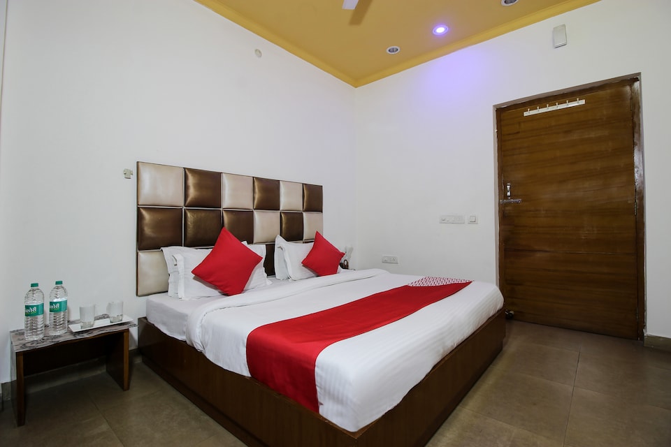 OYO 23515 Shagun Hotel, Ramnagar City, Corbett-Ramnagar