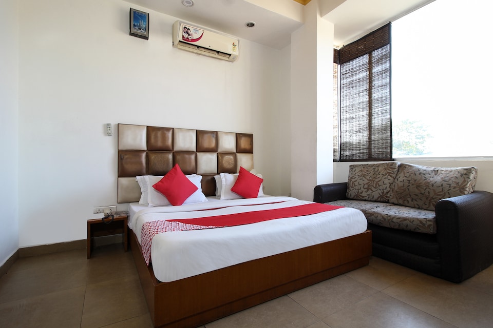 OYO 23515 Shagun Hotel, Ramnagar City, Corbett-Ramnagar
