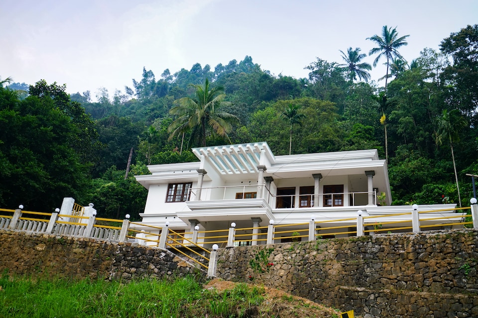 OYO Home 23519 Forest View 3BHK, Munnar City Munnar, Munnar