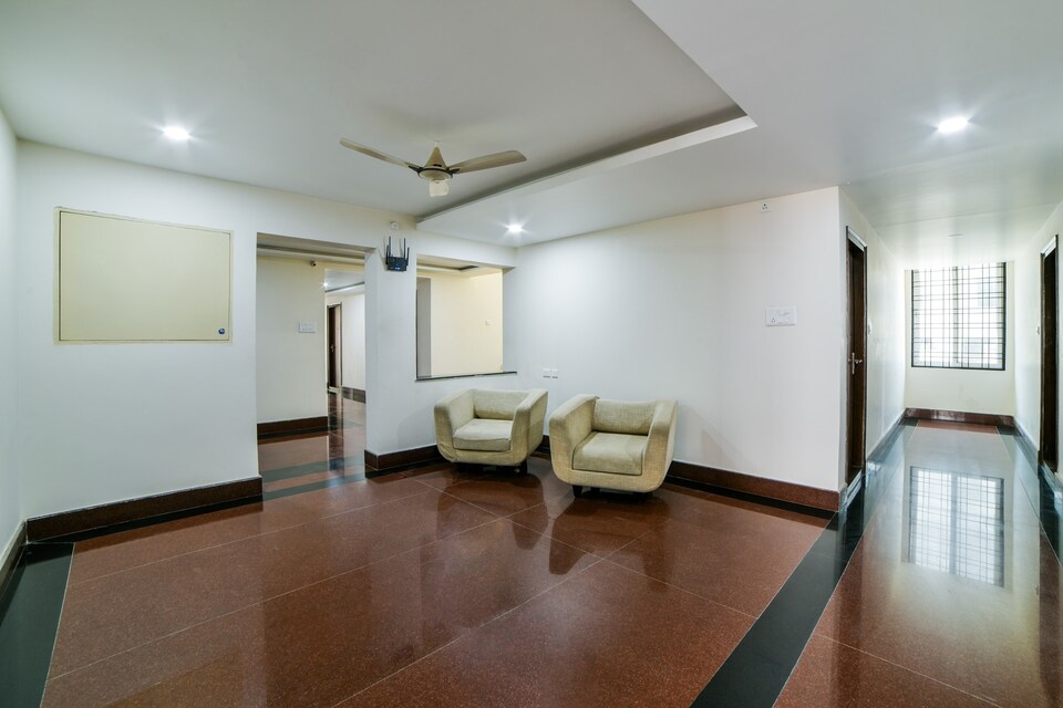 Capital O 23589 Crown Plaza, Gachibowli, Hyderabad
