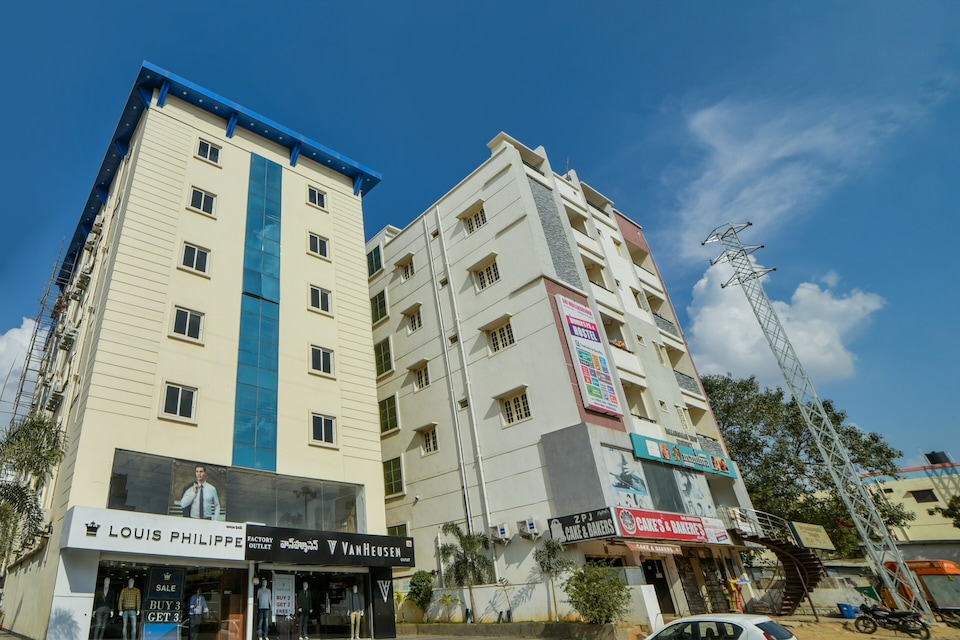 Capital O 23589 Crown Plaza, Gachibowli, Hyderabad