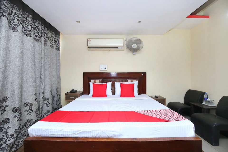 OYO 23596 Hotel Kuber Castle, Zirakpur, Zirakpur