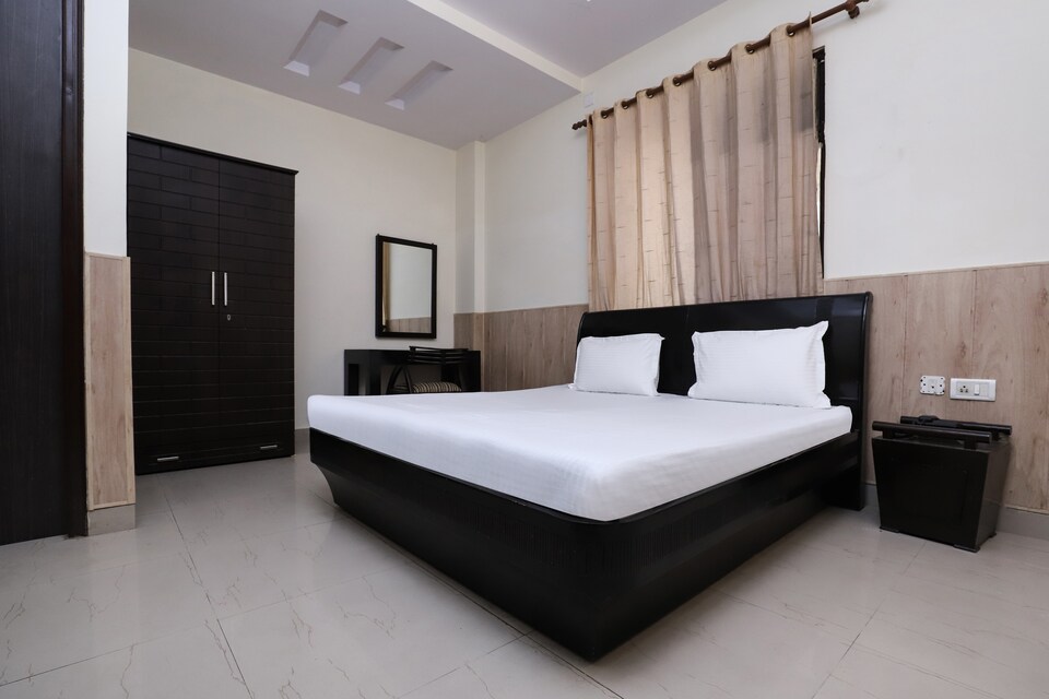 OYO LIFE NOD431 Sector 26, Noida City, Noida