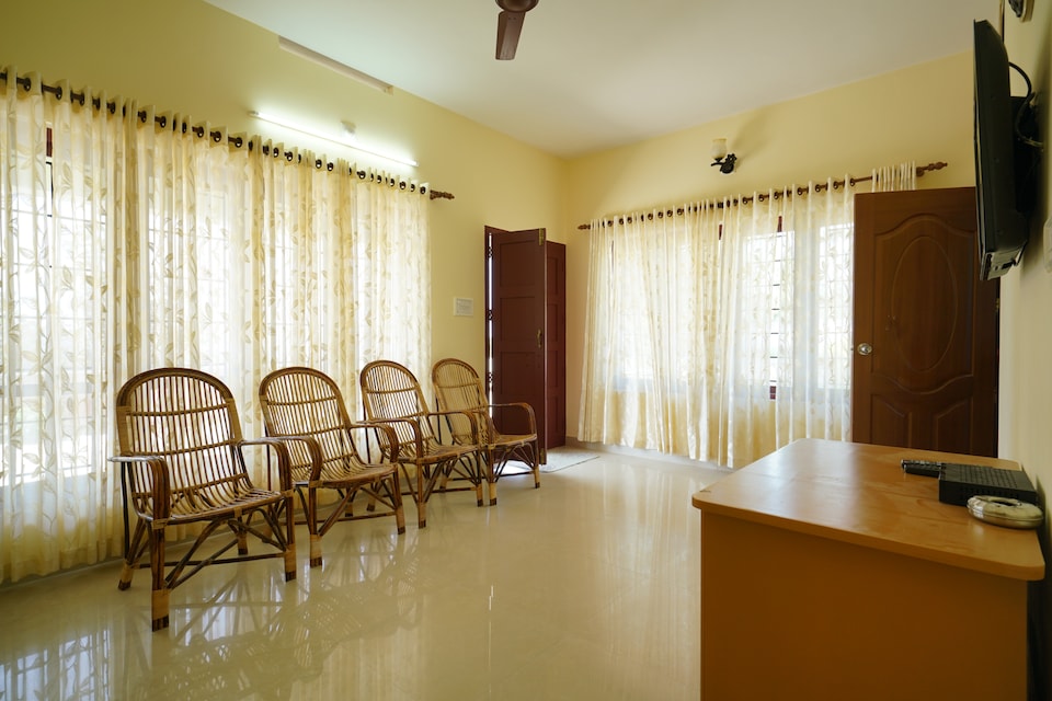 OYO Home 23611 Cosy Stay, Anachal, Munnar