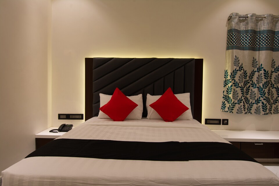 Capital O 23618 Hotel Royal Benza, Governorpet Vijayawada, Vijayawada