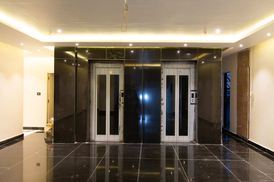 Capital O 23618 Hotel Royal Benza, Governorpet Vijayawada, Vijayawada