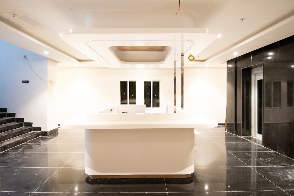Capital O 23618 Hotel Royal Benza, Governorpet Vijayawada, Vijayawada