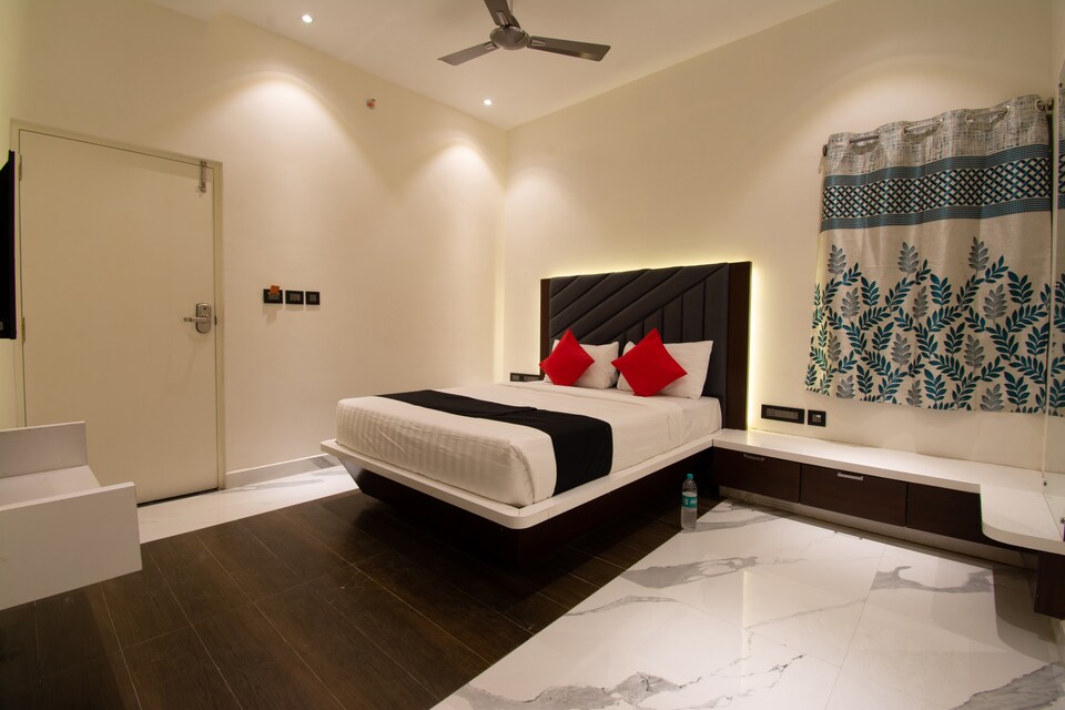 Capital O 23618 Hotel Royal Benza, Governorpet Vijayawada, Vijayawada