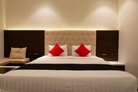 Capital O 23618 Hotel Royal Benza