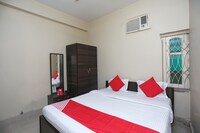 OYO Aakash Bika Guest House Near City Centre Salt Lake